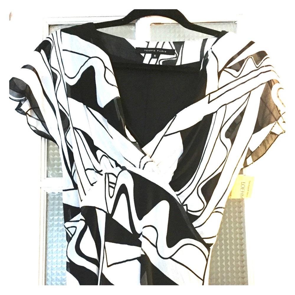 Tempo Paris. Small. Black&white.